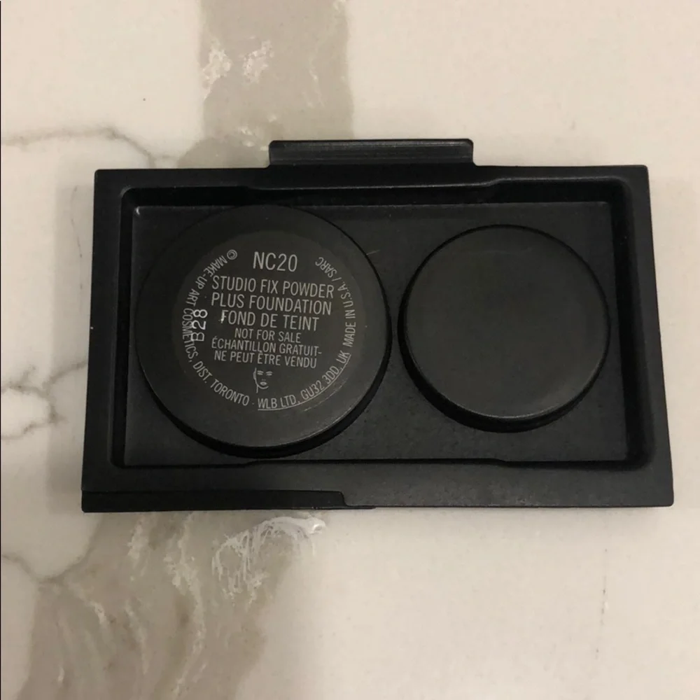 🌸5/$25🌸 MAC studio fix powder plus foundation nc20